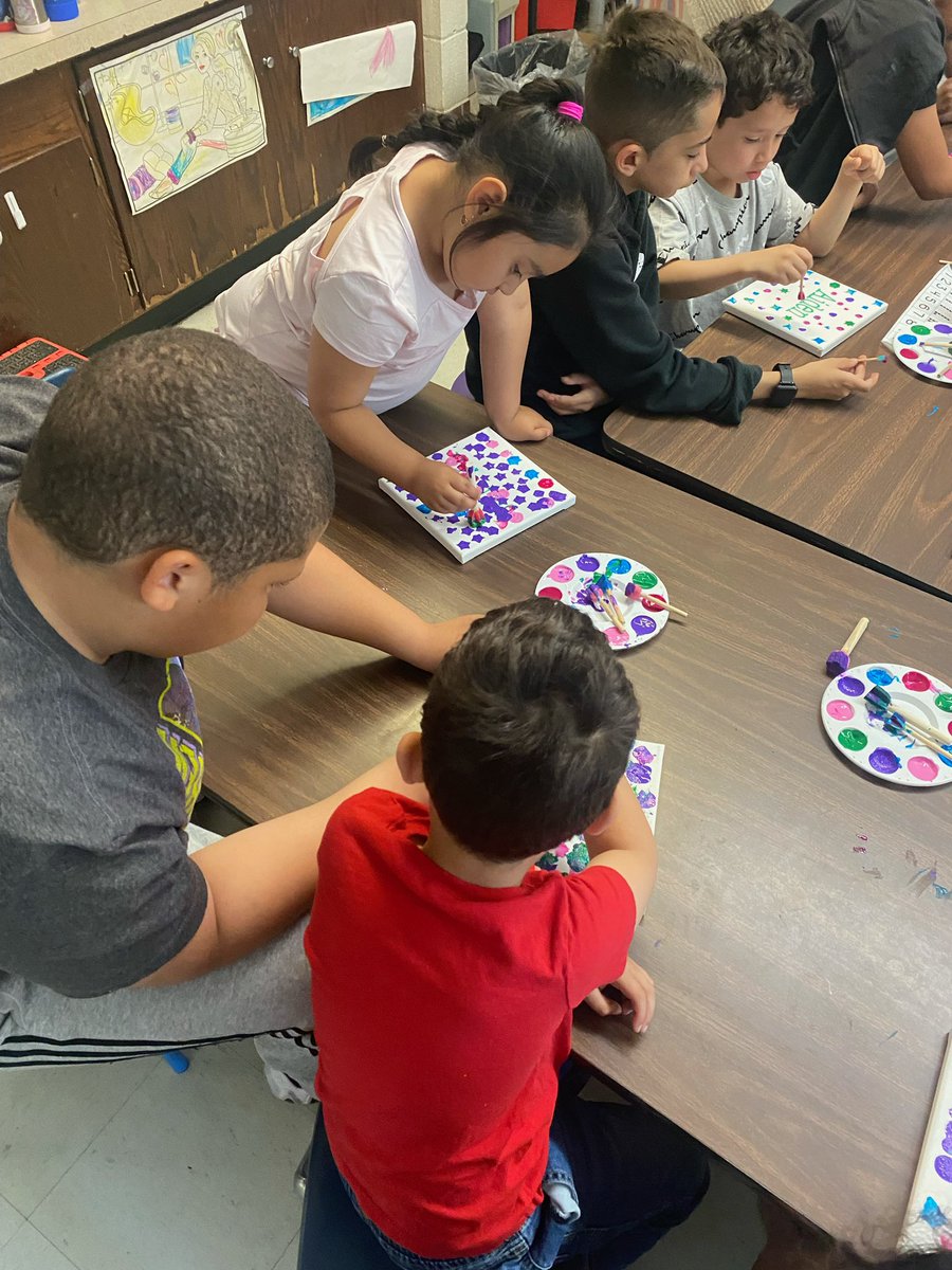 StadleyRough's tweet photo. The ABC countdown is on and Friday was C is for Crafts 🫧 day for #STRkinders and #STRfourthgrade Ss #STRfun Love these relationships and peer modeling that has been nurtured all year! 👏🏽 https://t.co/twRFIP3ANx