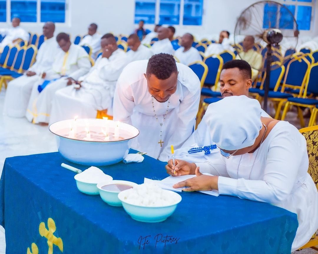 celeheritage's tweet photo. Congratulations on the new born baby @daraayinde_ 
📸:- @ifepictures | @ccctotheworld #ccctotheworld #ifepictures #celestialheritage https://t.co/owbfynHPkw