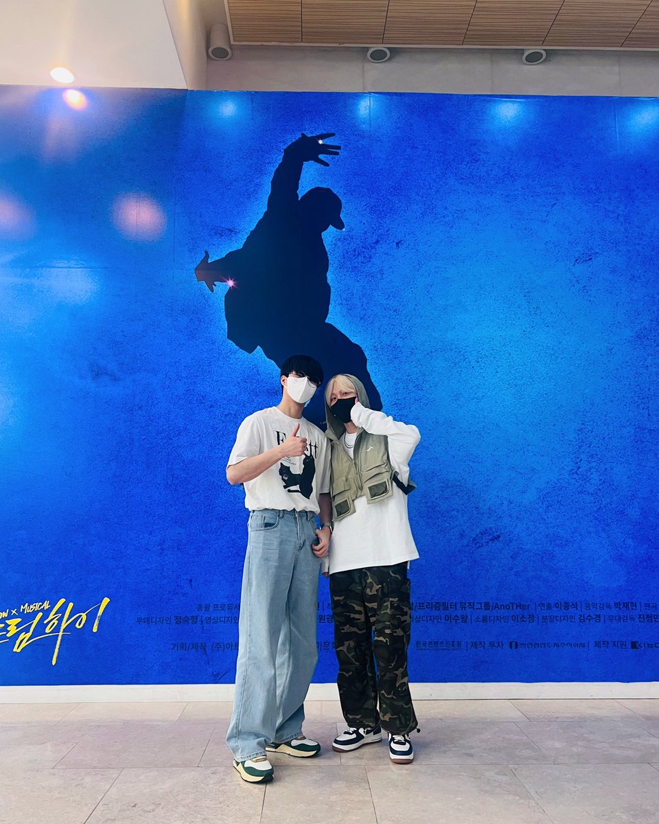 official_ONEWE's tweet photo. [#ONEWE]
우리 손배우님 엄청나셨다..🫶💙
덕분에 좋은 작품 보고 가용😘 https://t.co/bLuSYSHWZc