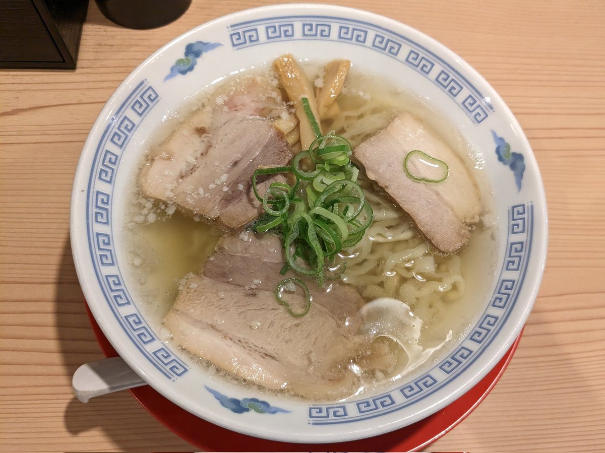 ramentechnocrat's tweet photo. 若武者ASAKUSA/浅草/会津山塩物語

当時、まだ"いち豚"が"豚いち"で、優味麺亭やまどりの丼を使われていたとき、私は福島市で社会人生活をスタートさせました。コロナ初期、新社会人、新���地、"豚いち"は私の心の支えでした。
あの1年間で52杯豚いち食べてました。

浅草店めちゃめちゃうまかったです https://t.co/ctHq3Vu6GL