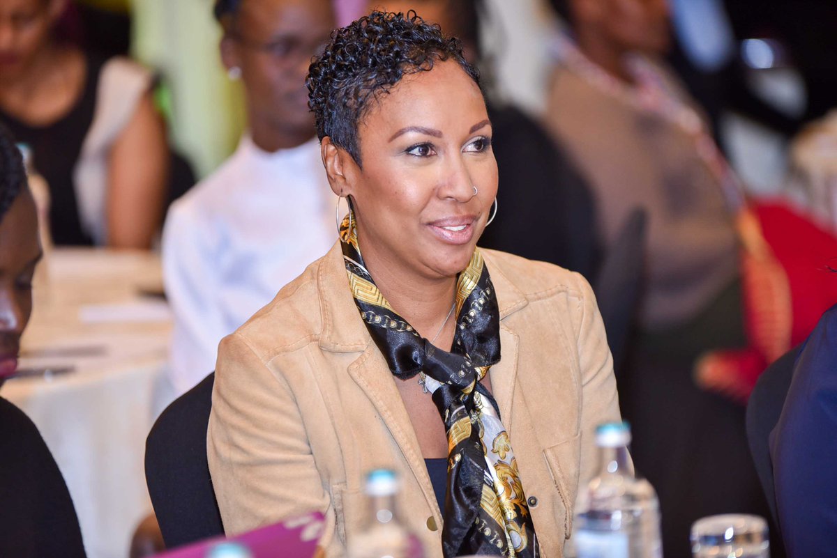 Adanianlabs's tweet photo. "Resist the urge to compare your stories" - @amanda_dambuza during the @TwaaCommunity #StoriesOfEquity
#TwaaCommunity
#WomenOfEquitySummit
#MothersDay https://t.co/LYZKyON5sr