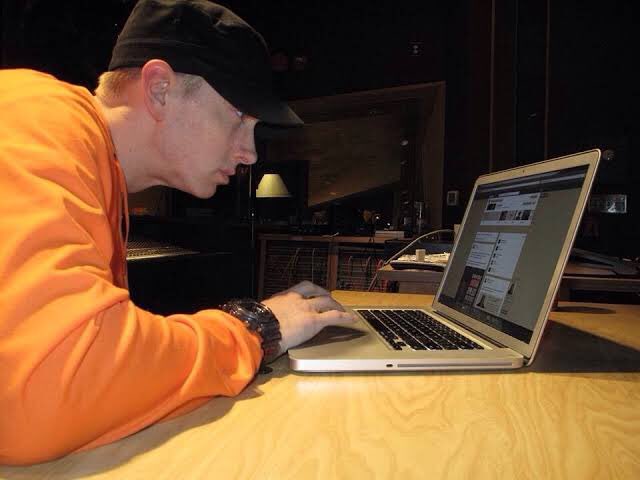MathersArchive's tweet photo. (Via New York Times, 2015) “Once I’m on the computer, it’s over, because I’m tempted to look at everything. I went on the computer recently and got on one site, read five comments and was like, “Man.” I don’t know how you do that. Because you end up wanting to fight someone…” https://t.co/8ddxUYZKkJ