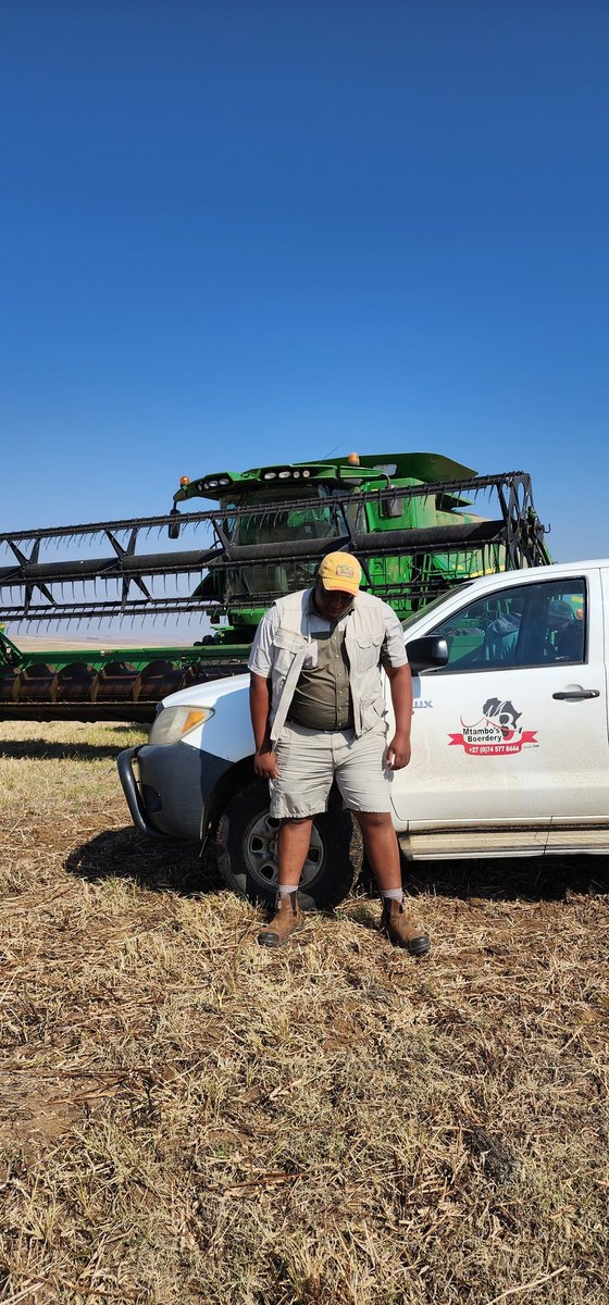 NkosanaMtambo's tweet photo. Harvesting Season Underway in Free State
#FarmBoy 
@JohnDeere 
@AFGRI 
@ToyotaSA 
@DALRRDgov_ZA https://t.co/xtH8tXehHO