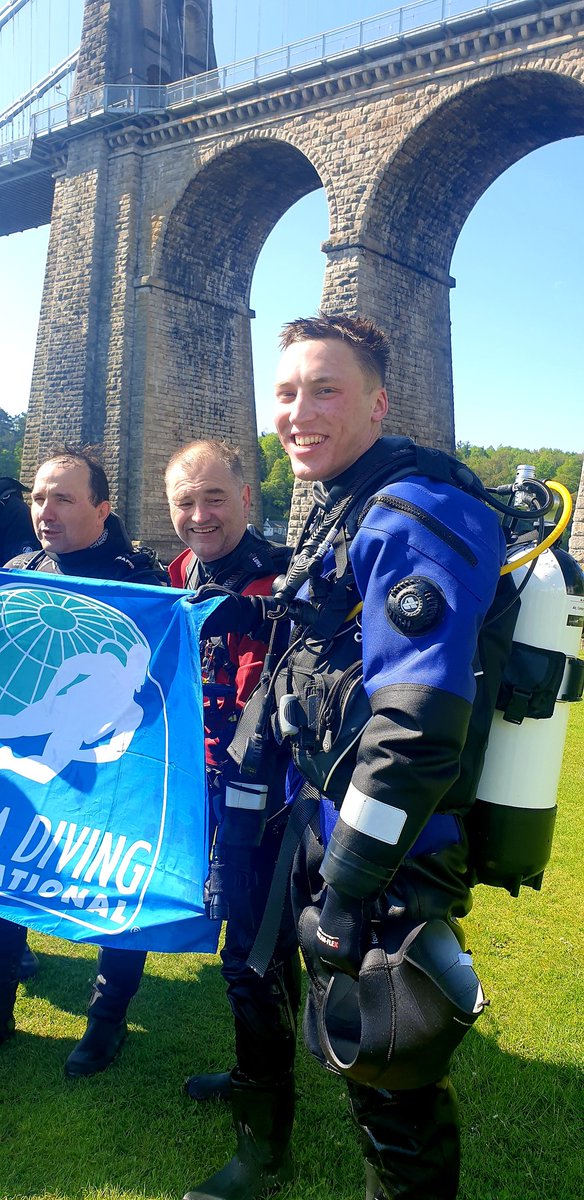 gwyneddsubaqua's tweet photo. 🤿Deifio bach gwych o dan Bont Fenai 💫 Great dive under Menai Bridge 🐟
#sdi #sdidivers #divestrong https://t.co/TjPoajnAQ0
