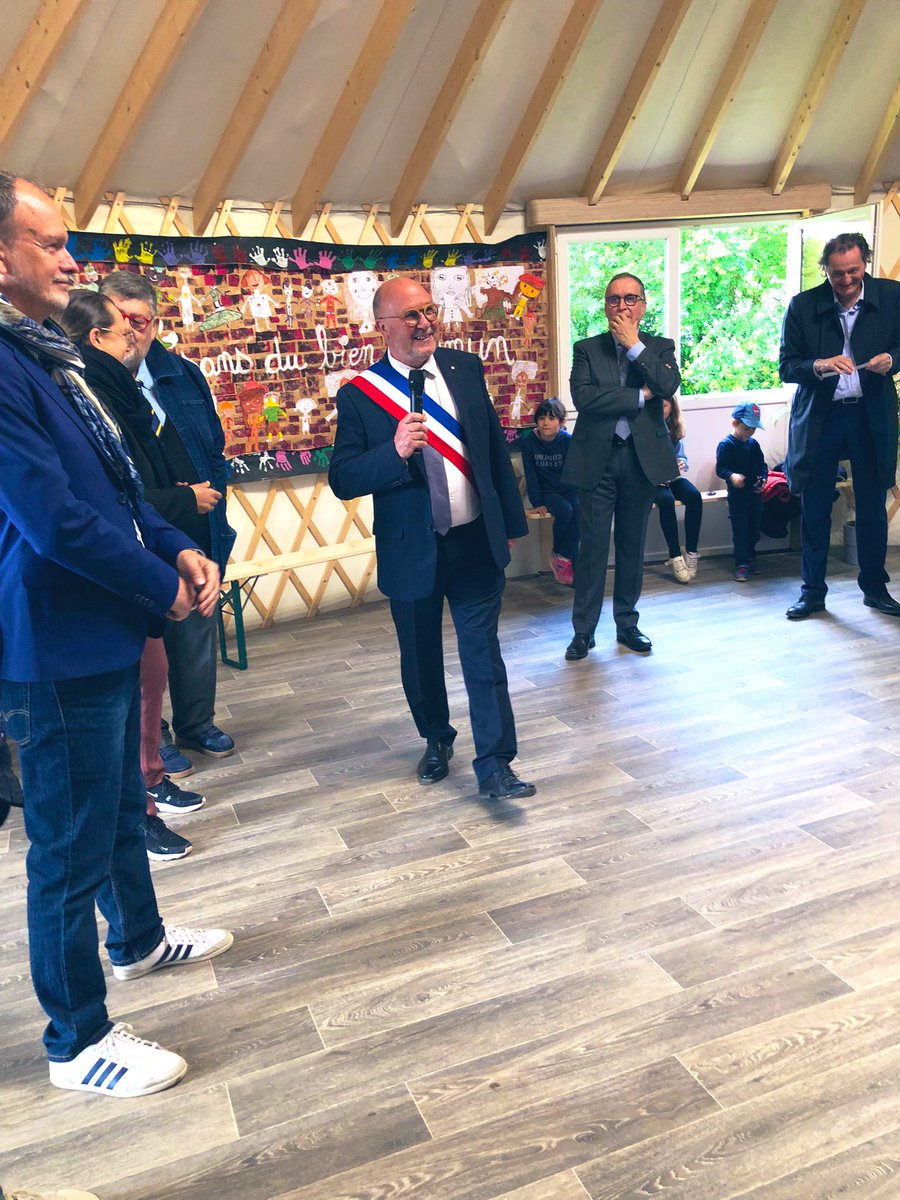jcpiteau's tweet photo. Inauguration d’une yourte pour l’#ALAE de Vigoulet-Auzil 🛖 ! Un projet original, réalisable dans des délais rapides et pour un coût maîtrisé.
Un espace important pour 200 enfants pendant les temps périscolaires.
Avec le soutien de la @cafhautegaronne et du @HauteGaronne https://t.co/ejjjaurYrE
