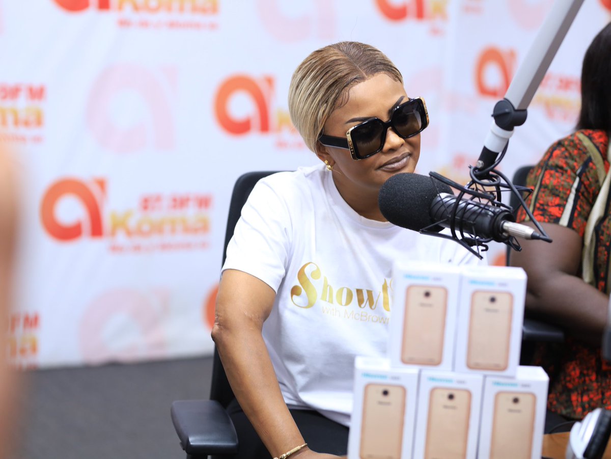 akoma879fm's tweet photo. Empress Mcbrown gifts 5 Hisense phones to callers live on #Wonsom with Aduanaba Kofi Asante Ennin
#AkomaFM https://t.co/wzAe3I6bQP