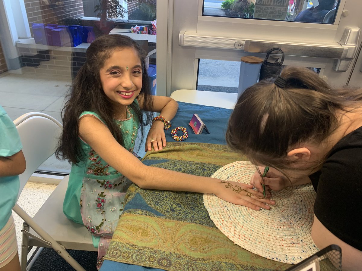 HampdenDragons's tweet photo. Our 1st Multicultural Festival was simply outstanding. It was a wonderful celebration of the cultures that make Hampden special. The night was filled with dance performances, a fashion show, cultural art, as well as food and history from around the world. @CVSDnews https://t.co/jYl8KCmIPV