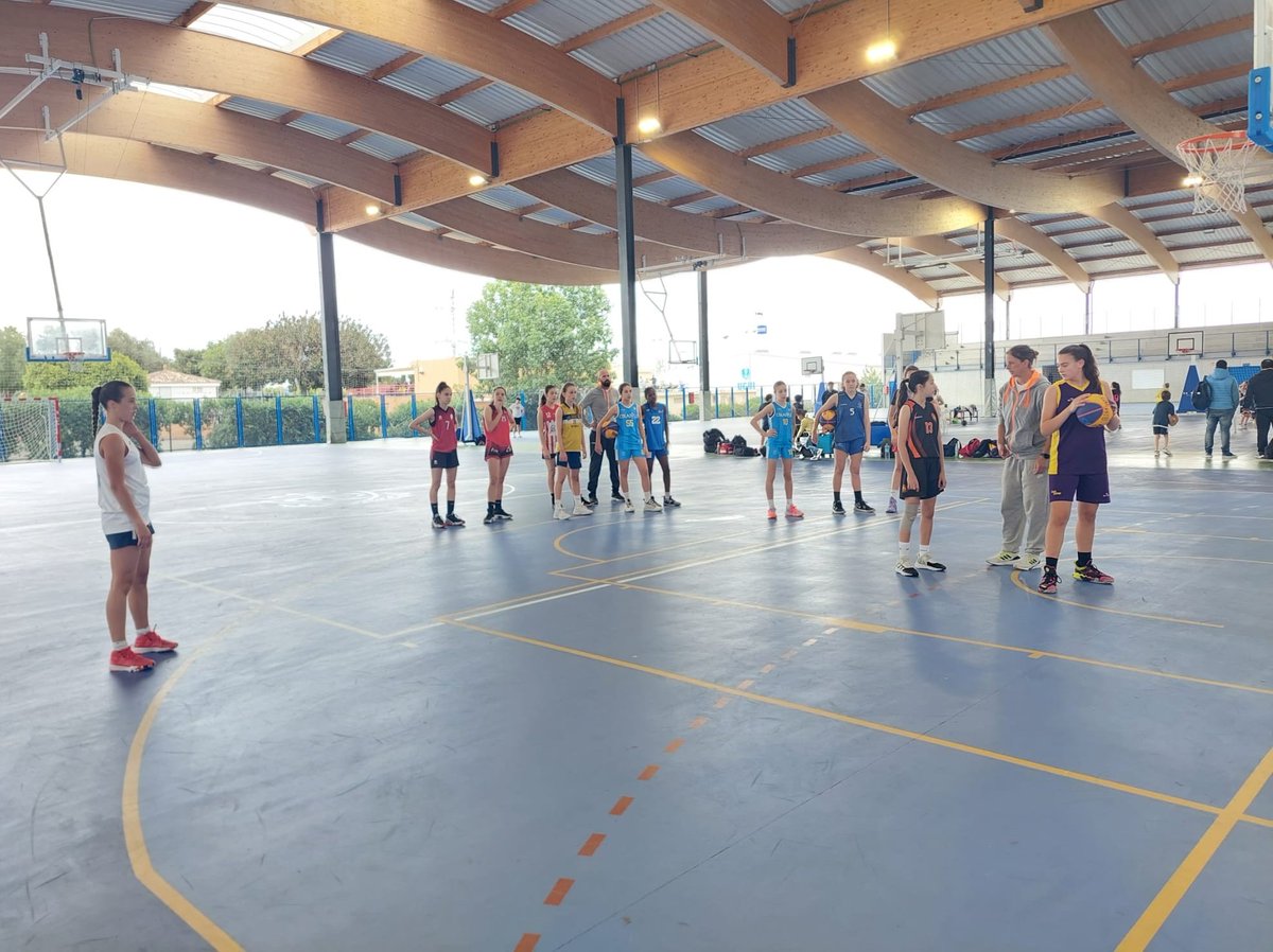 FBIBasquet's tweet photo. 🏀 Avui dematí ha arrancat la concentració de les preseleccions balears U13 de 3x3

⛹🏻‍♀️ Dematí de feina a Madre Alberta

#IllesDeBàsquet https://t.co/Q2hN8REFAj