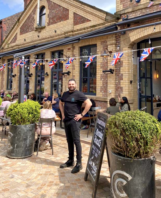 #Sunny #Saturdays on the terrace  ☀️👌🏼💯 can't beat them!! 

#Altrincham
