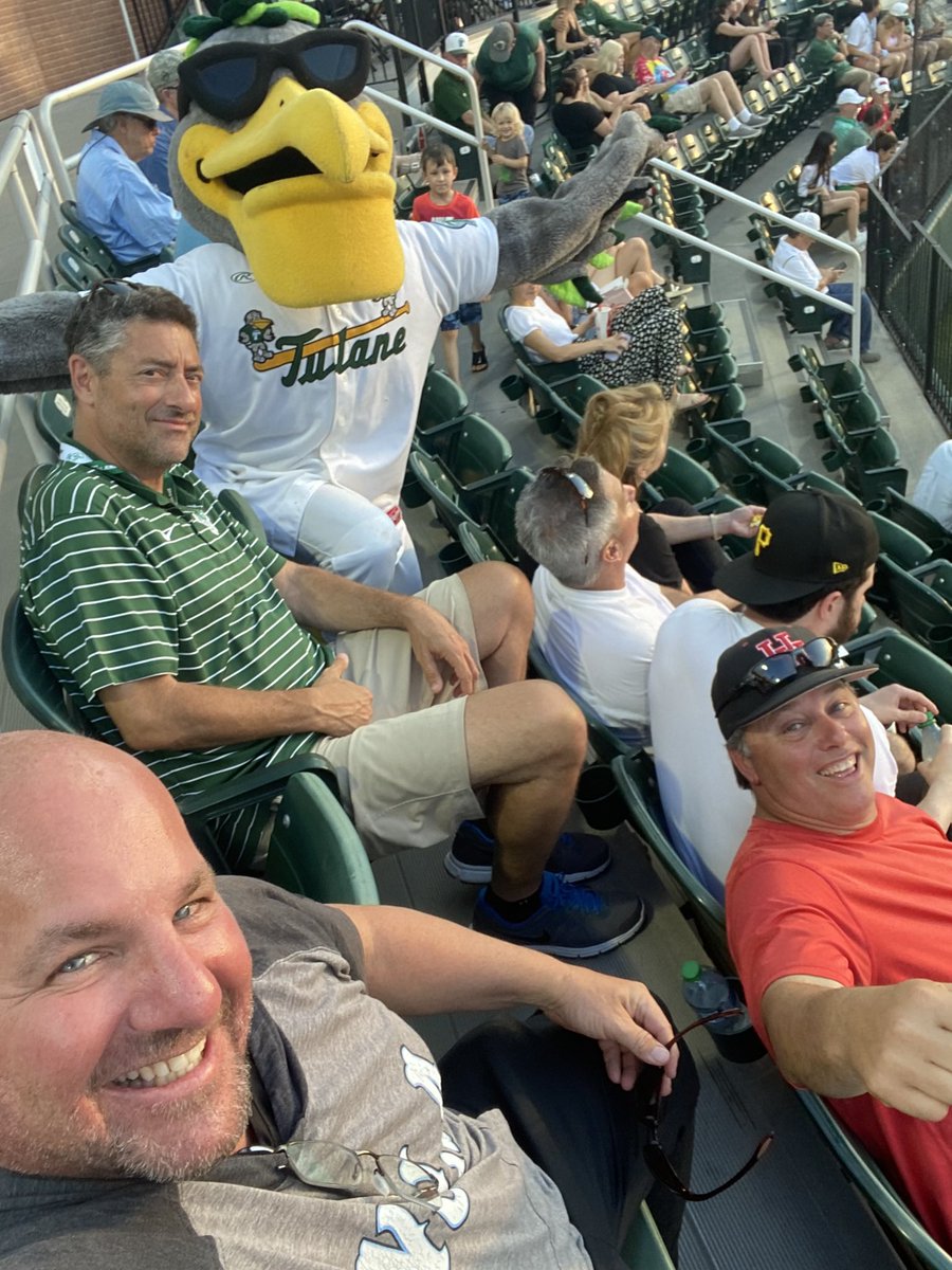 Love seeing former teammates! My Man Graff &amp; Burckel taking in the Wave v Cougars <a href="/GreenWaveBSB/">Tulane Baseball</a> <a href="/bburck23/">Brad Burckel</a> <a href="/JHSNolaBaseball/">Jesuit Nola Baseball</a>
