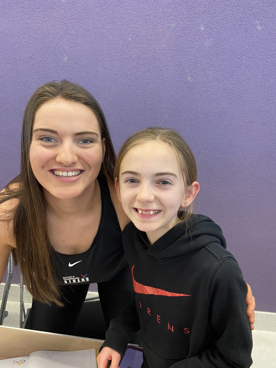 Great day at #supersaturday with Grace’s highlight being meeting @SirensNetball #getsomenet