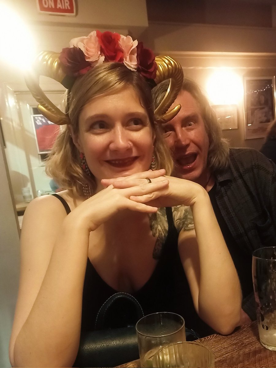 Can we have a round of applause for @WillaDavie for organising a sensational gig for Storm the Palace and Acolyte last night 💐👑💖 👏