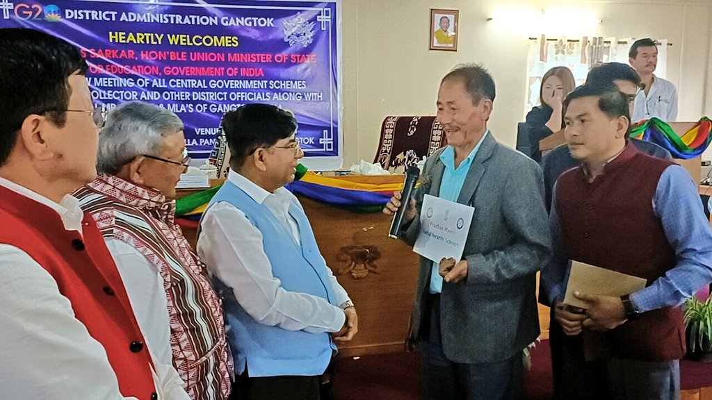 Drsubhassarkar's tweet photo. Interacted with beneficiaries under the various Central Sponsored Schemes for ensuring better implementation at DC office, Gangtok, Sikkim. https://t.co/WgMSNoOWga