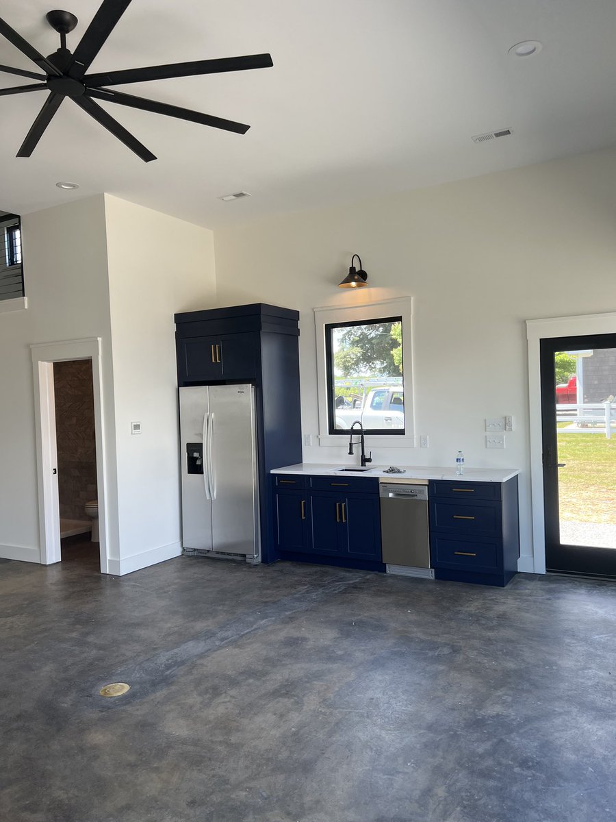 BWCHINC's tweet photo. Party Pad >>>>> metal barn https://t.co/curXZ0OvME