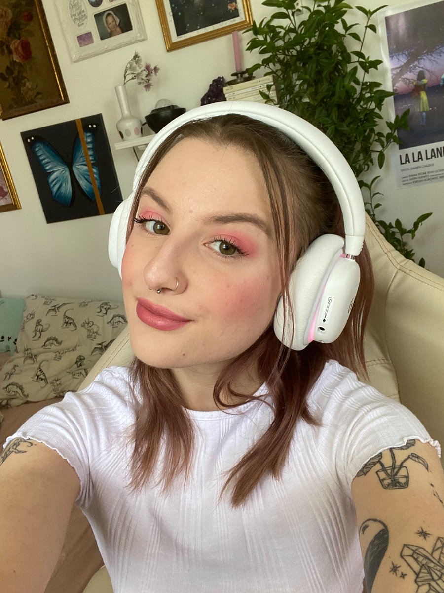 klara_wr's tweet photo. ⭐️JETZT LIVE⭐️

https://t.co/YUOoD8DSeb

Quatschen, Zelda &amp; #ALDIGönnt Antworten! https://t.co/ZyCMKJ9szs