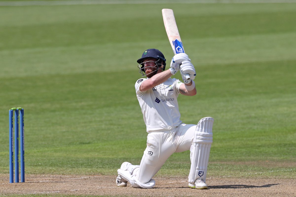 GlamCricket's tweet photo. Lloyd (14*) and Byrom (19*) head back out to resume the innings this afternoon ๐
Just 4โฃ5โฃ more runs are needed to win ๐ช
๐ช๐ฎ๐๐ฐ๐ต ๐น๐ถ๐๐ฒ ๐ https://t.co/VtHl2tnv8v
#OhGlammyGlammy | #GLAMvWOR https://t.co/dHzGOnIPrR