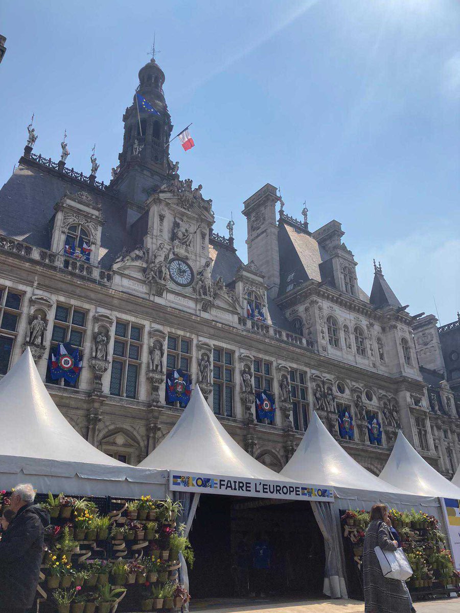 EuroDefNetwork's tweet photo. Come and meet us in front of the City Hall in @Paris to speak #Europe and #Defence at the occasion of the #EuropeDay2023!

Venez nous rejoindre devant l'Hotel de Ville de @Paris pour parler #Europe et #Défense à l'occasion de la #fetedelEurope!

#journeedelEurope #EuropeanDefence https://t.co/geNmKjhxhT