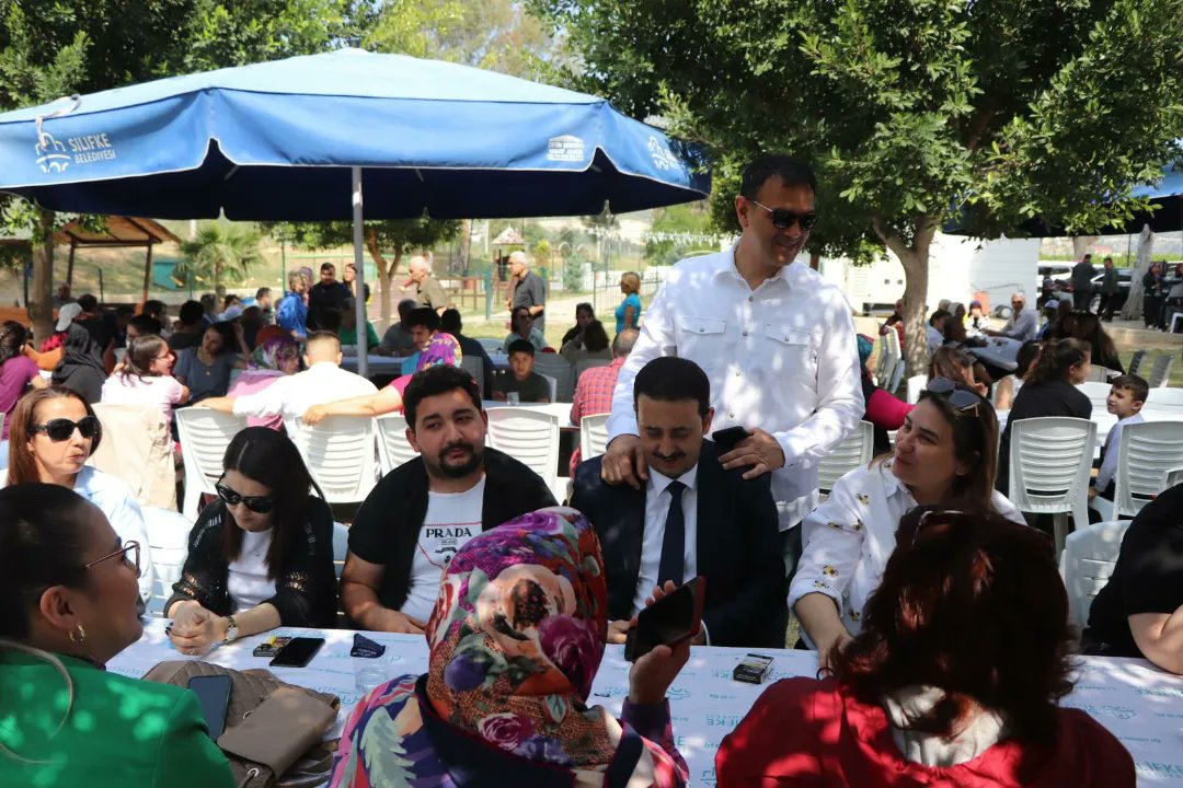 KursatErcan's tweet photo. Silifke Engelliler Derneği üyelerine engelliler haftası nedeniyle düzenlemiş olduğumuz kahvaltı programına katıldık.
Tüm Annelerimizin gününü kutluyorum.
#AdayBelliKararNet
#DevletveMilletiyle
#HerşeydenÖnceTürkiye
#Cumhurİttifakı
#MHP https://t.co/bwFIi5G1N7