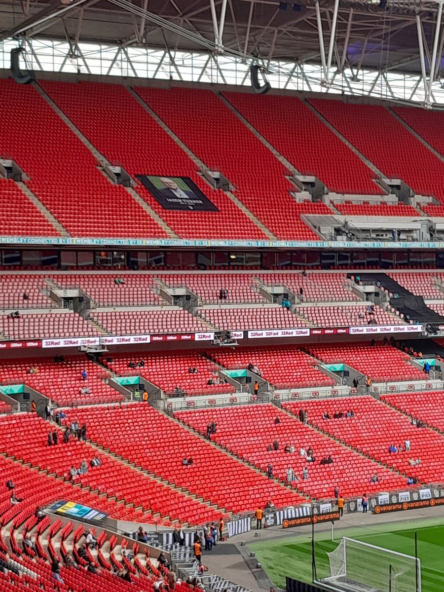 john_hassell1's tweet photo. Great to see Jason looking over us at Wembley.. https://t.co/0mwHr37zAs