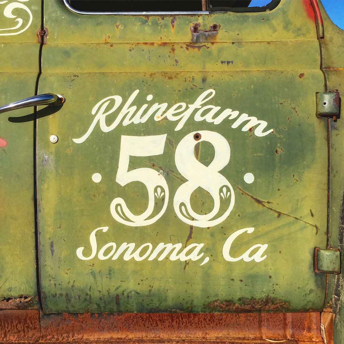 thisway_london's tweet image. Hand painted wagon | Sonoma California
Artist unknown 
.
.
#thisway #signage #wayfinding #design #brandimplementation #london #creative #throwback #signspotting