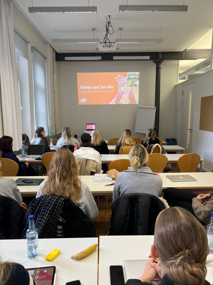 Karribijam's tweet photo. Talking about @FPS_NFT in front of 30 students gives me goosebumps 🫠 thank you @jukahl for inviting me and speaking about our incredible Journey at Female Pleasure Society 🙏 https://t.co/DogrGQyikb