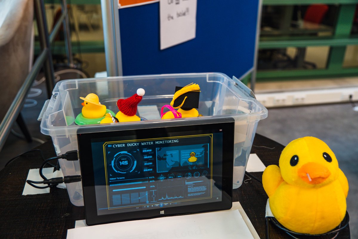 Naast alle online challenges is er dit jaar ook weer een hardwarechallenge. Alle deelnemers hebben een Cyberducky gekregen die ze moeten hacken! #CTC2023