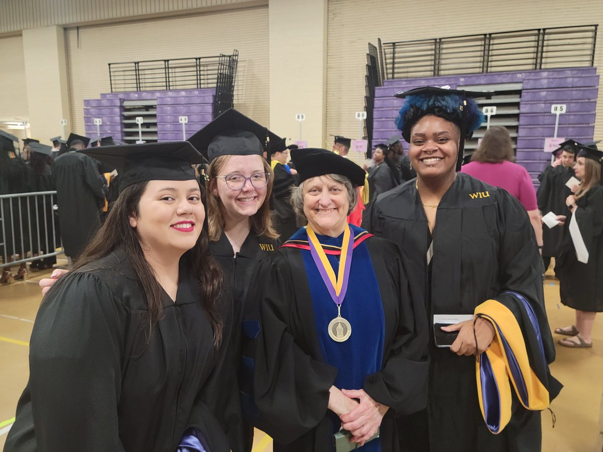 WIU_GenExpPsych's tweet photo. GEP students graduated yesterday!!! Congratulations!

Pictured: Jenni Lopez, Sydney Pryor, Dr. Sandy McFadden, and Jayce Owens-Boone (Not pictured: Andrew Harmon and Paulina Wüestefeld) https://t.co/T9MZnsQ2wX