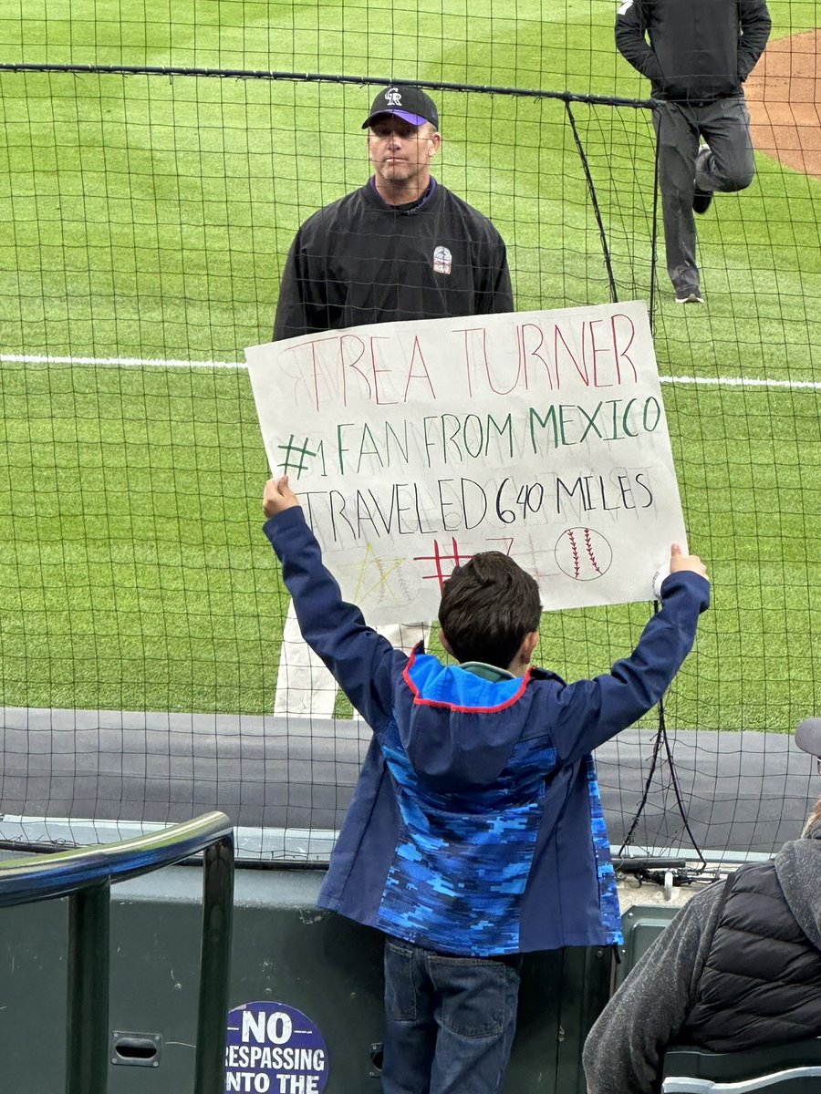 Gera3eb's tweet photo. Great game last night @Phillies .  Big fan in the crowd. https://t.co/DZlwBtij18
