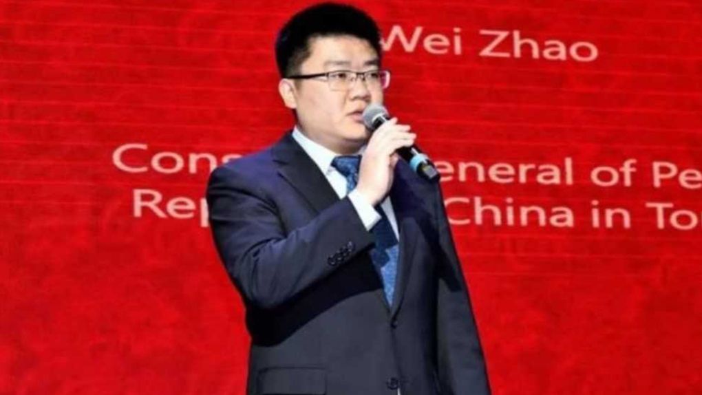 CTVNews's tweet photo. Chinese diplomat Zhao Wei leaves Canada after expulsion: source https://t.co/swZ0xdy5JD https://t.co/4KyMxCr5UF