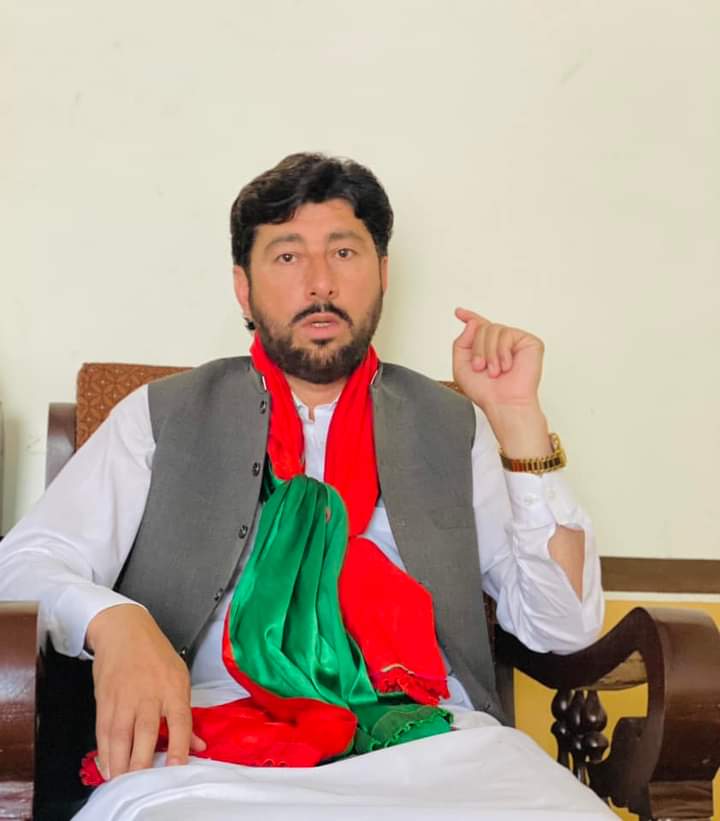 MPA_DrHamid's tweet photo. باجوڑ انتظامیہ  نے اوپر کے اڈرز کے تحت امیدوار برائےPk 20 ڈاکٹر حمید الرحمن سمیت باجوڑ کے سنیئر قیادت پر 3 ایم پی او کے تحت جعلی مقدمات درج کئے ہیں۔ باجوڑ میں پرامن احتجاج ھمارا حق ہیں اور یہ حق ھم سے  کل بھی خان کیلئے نکلے تھے اور پھر بھی خان کیلئے نکلے گیں https://t.co/XioWaTDdcU