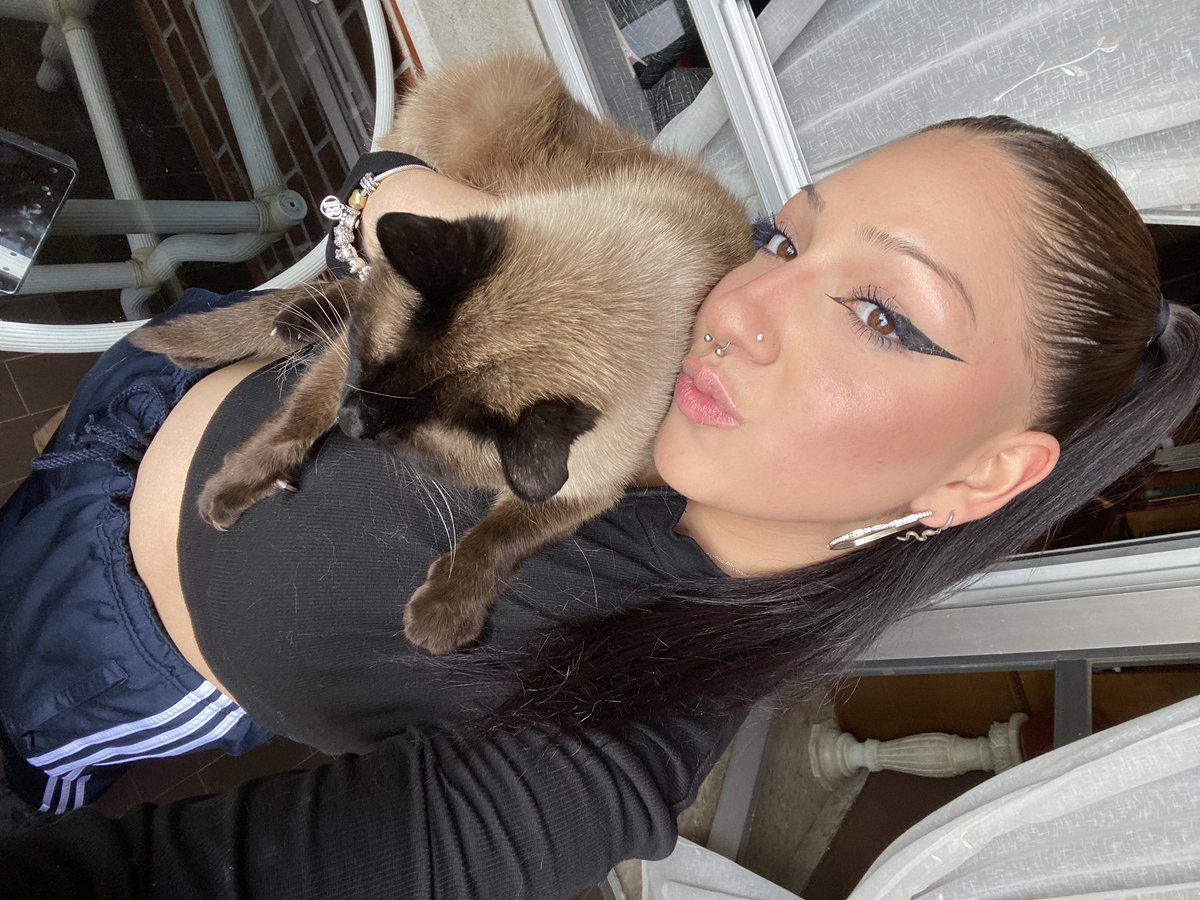 nosabennaa's tweet photo. fotitos d ayer jajajs kmonos🥺 https://t.co/1bPOjUYqq6
