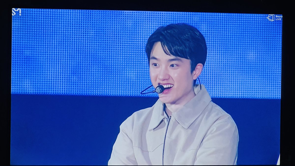 nikkio96's tweet photo. So happy #Kyungsoo got lasik & enjoyed seeing all the EXOLs clearly 🥰🫶🏻 #EXO Clock #11yearswithexo https://t.co/Hy1htAp3CD