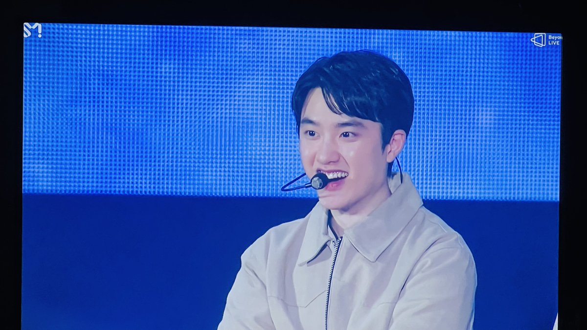 nikkio96's tweet photo. So happy #Kyungsoo got lasik & enjoyed seeing all the EXOLs clearly 🥰🫶🏻 #EXO Clock #11yearswithexo https://t.co/Hy1htAp3CD