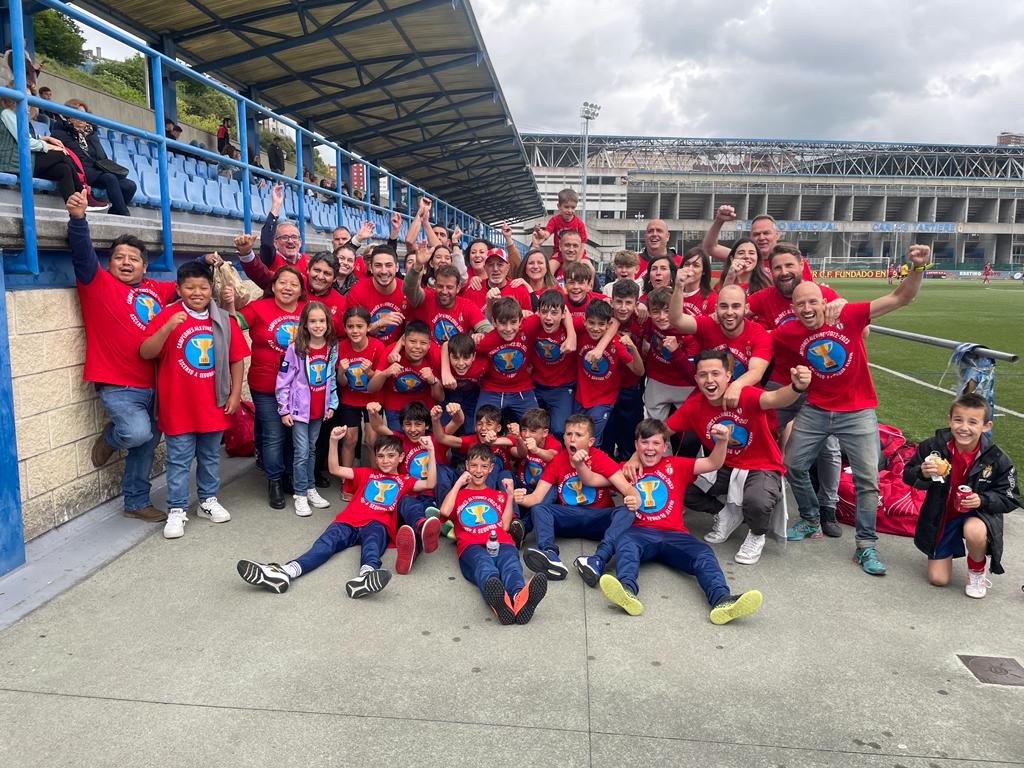 asturcf's tweet photo. ⏱️ Final
Tercera Alevin G9
@asturcf  H Llana A 5️⃣-2️⃣ @CDCovadonga Castañales B
⚽️⚽️#VamosAstur 🔴🔵

El alevín Hermanos Llana A asciende a 2a Alevín!!

Enhorabuena a todos!! https://t.co/hOEsCkOZQ8