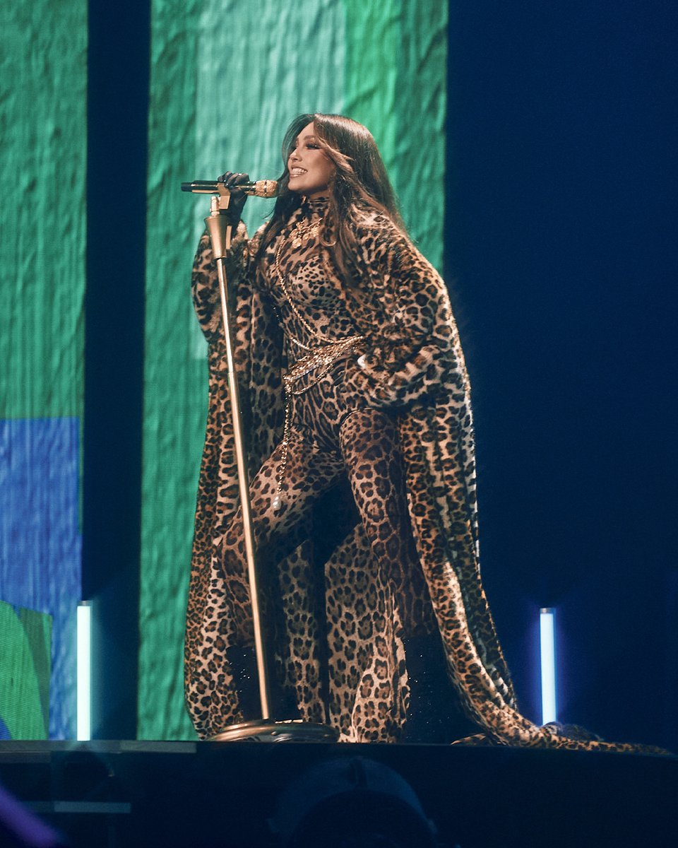 thalia wore #DolceGabbana for her performance at the Billboard