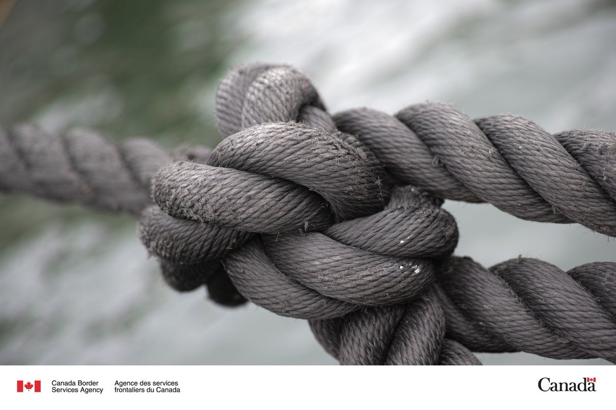 CanBorderSOR's tweet photo. Today we are cheering on our #PolicePartners from the @NiagRegPolice as they participate in the International Law Enforcement Tug of War at Rainbow Bridge. Let’s hope they rope in some success! https://t.co/ABEQeV9fD7