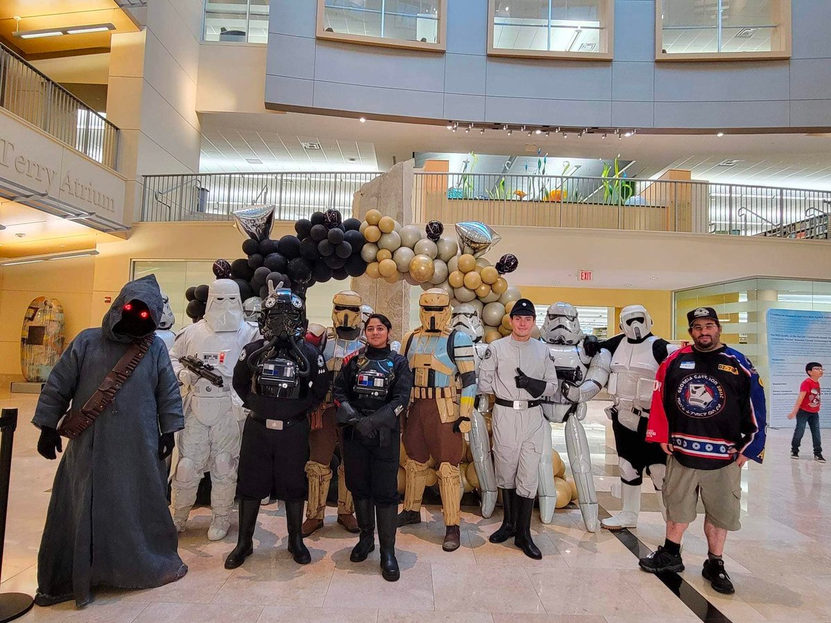 Good vibes only for May the 4th! 

#starwars #maythe4thbewithyou #maythefourthbewithyou #501st #501stlegion #evergladessquad