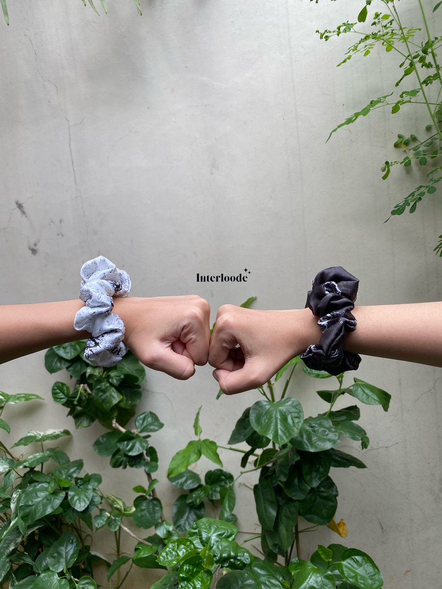 interloode_id's tweet photo. AgustD D-Day Edition Available:
- Scrunchies
- PC Holder
- Oversized T-shirt

Pre-order link
https://t.co/WCHBT9mHyk https://t.co/Y0lKYgPwoP