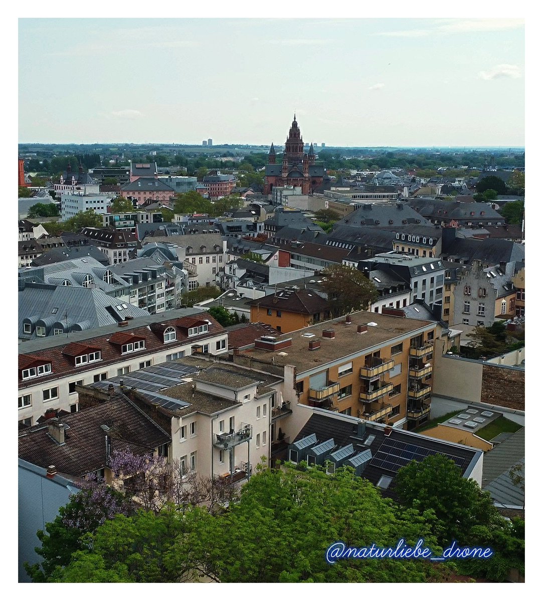 Mainz 🙂👍💯

#naturliebe_drone #naturliebedrone #mainz #mainzliebe #stadt #stadtreise #reise #reisen #reisereise #fotostadt #foto #fotograf #fotoday #arhitecture #arhitektura  #droneflying #fotograf #fotogermany #germany #deuschland #drone #droneshots #dronefly #dronepilot