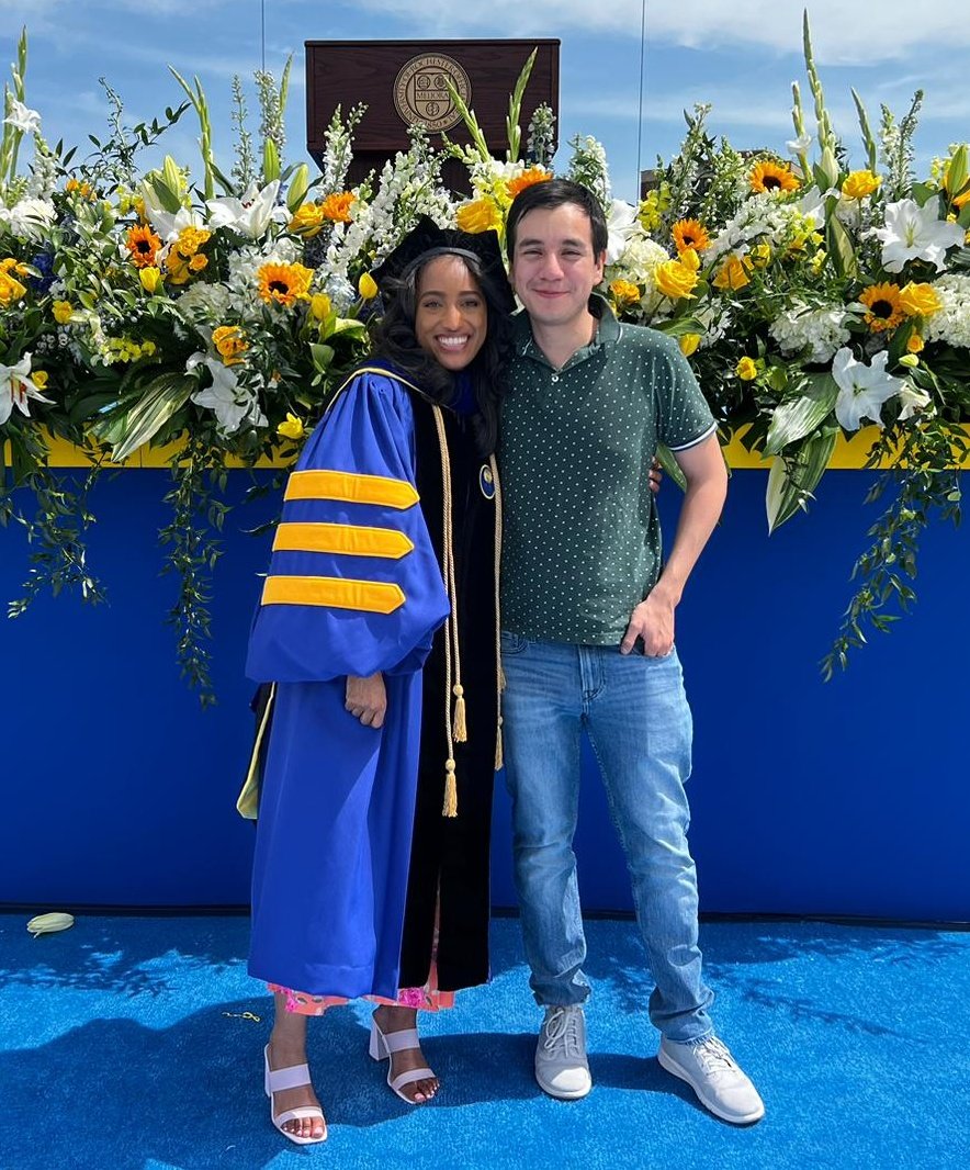 I'm still in awe of the heartwarming Commencement speech my friend @RavenMOsborn gave yesterday. She is one of the most selfless and decisive leaders I've ever met. Can't wait to see what the future holds for her. Raven will change the world.
@URochester_SMD @UofR #diversifystem