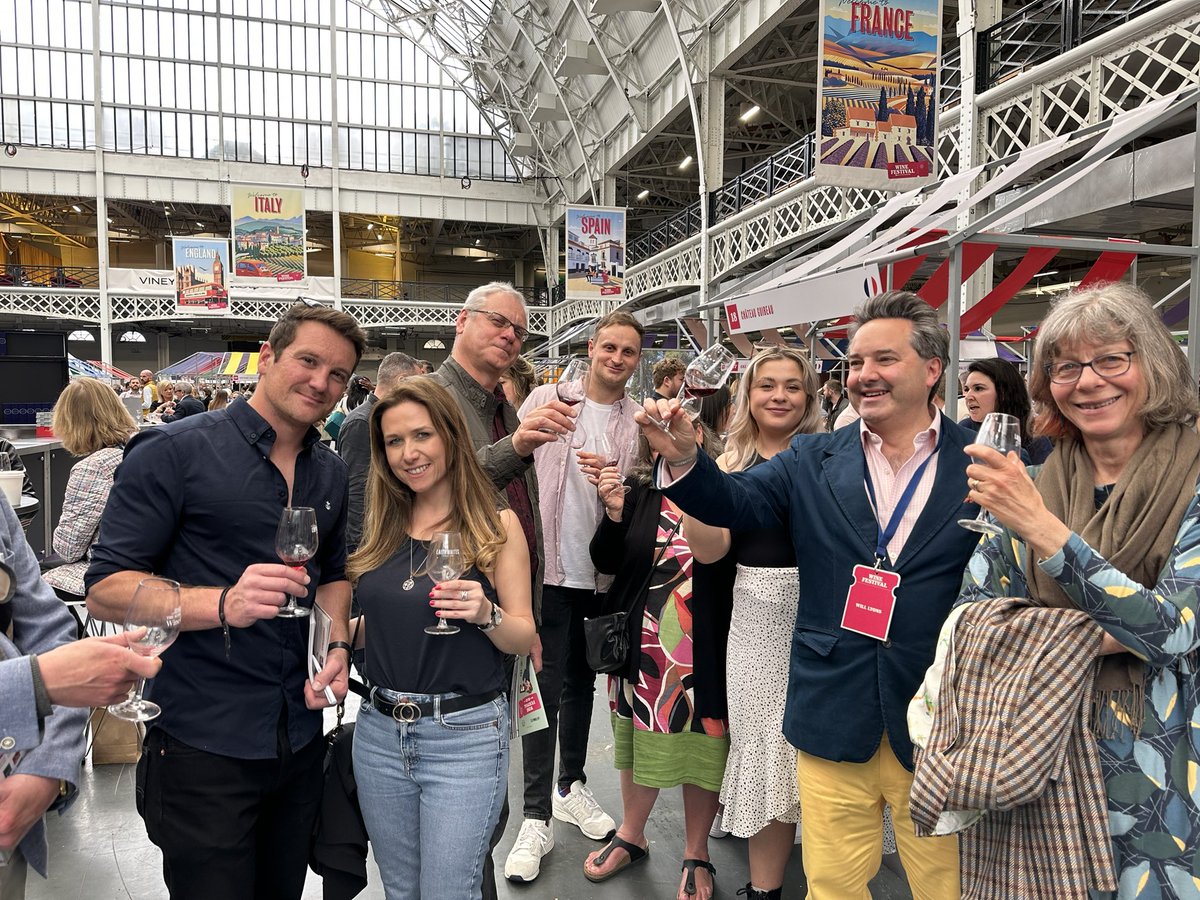 emilysltb's tweet image. Fantastic afternoon on the wine walk with @Will_Lyons
Some great discussions about the impact of thickener on the sensory experience of wine tasting.
#spreadingawareness