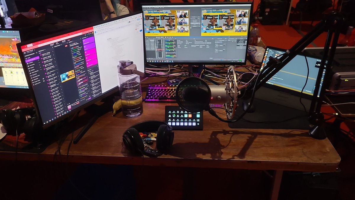 Corsace on Twitter "I'm streaming from a LAN event HELPPP"