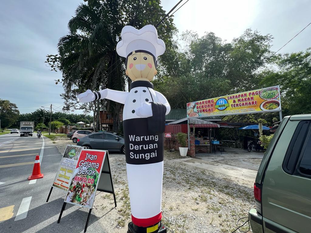 JJCMPERAK's tweet photo. [[ Warung Deruan Sungai ]]

Kome nak cari port makan sambil HEALING dekat sebelah sungai? Dengar deruan sungai dan desiran angin sepoi-sepoi bahasa, ditambah pula makan masakan ala kampung yang sedap? Ada tau port macam ni dekat IPOH! ✅ https://t.co/EoeMhIdQfW