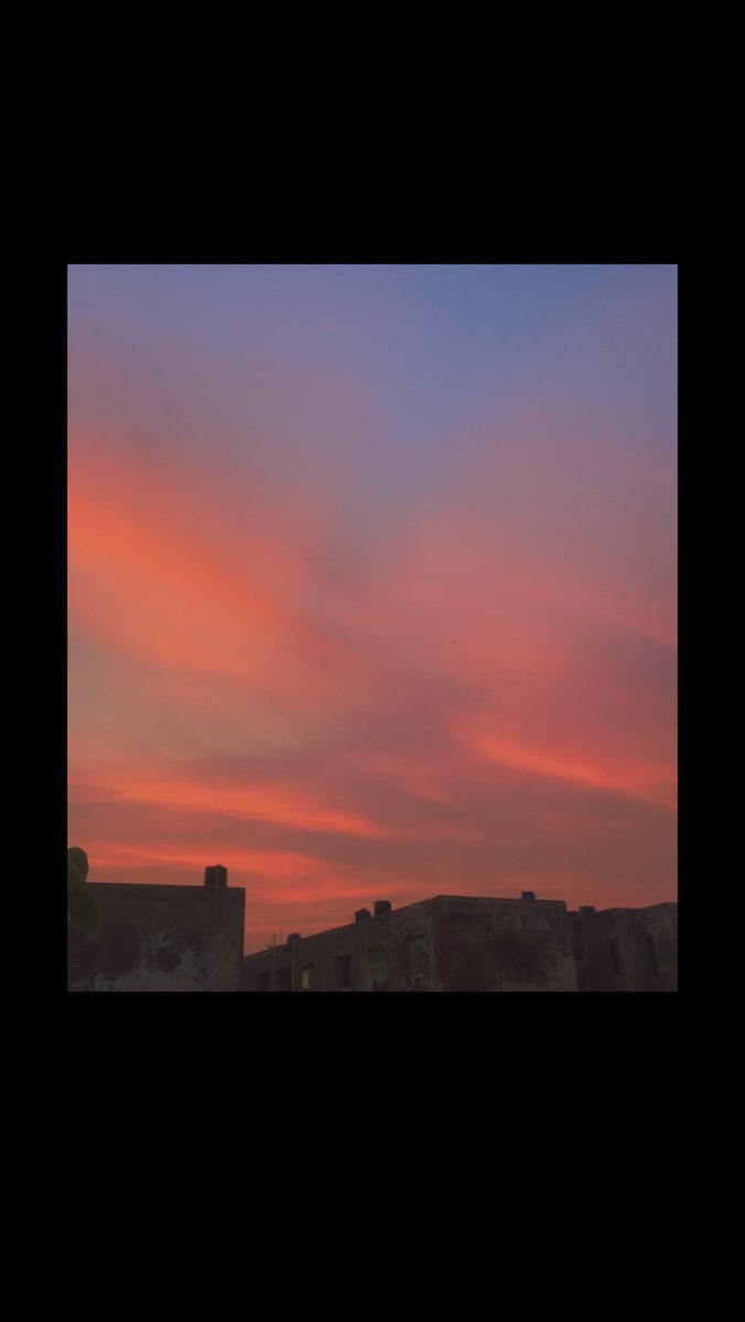 Rumyeah2002's tweet photo. Sunsets and heavy hearts ❤️ 
There’s always a side of person that’s never spoken or told to anyone, it’s always hidden and wanted to spoke about . 
#evening #vibes #heartbroken #skyphotography #rumtalks #peace https://t.co/yeFBTal25G
