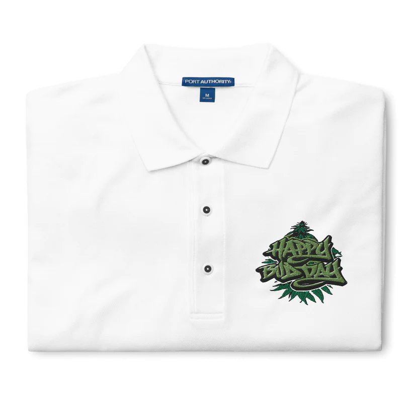 HappyBudDay4201's tweet photo. Happy Bud Day Gear is a statement that celebrates the cannabis is widely legal finally and soon Nationwide See all our Happy Bud Day Gear and and smokers accessories @ https://t.co/ZZ6grO8XGt  The first 420 orders get a complementary gift. https://t.co/s0LlfuCU4C