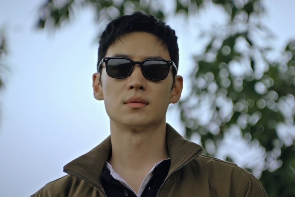 simpforjehoon's tweet photo. ceo of the 😎 emoji https://t.co/WQe8dstapv