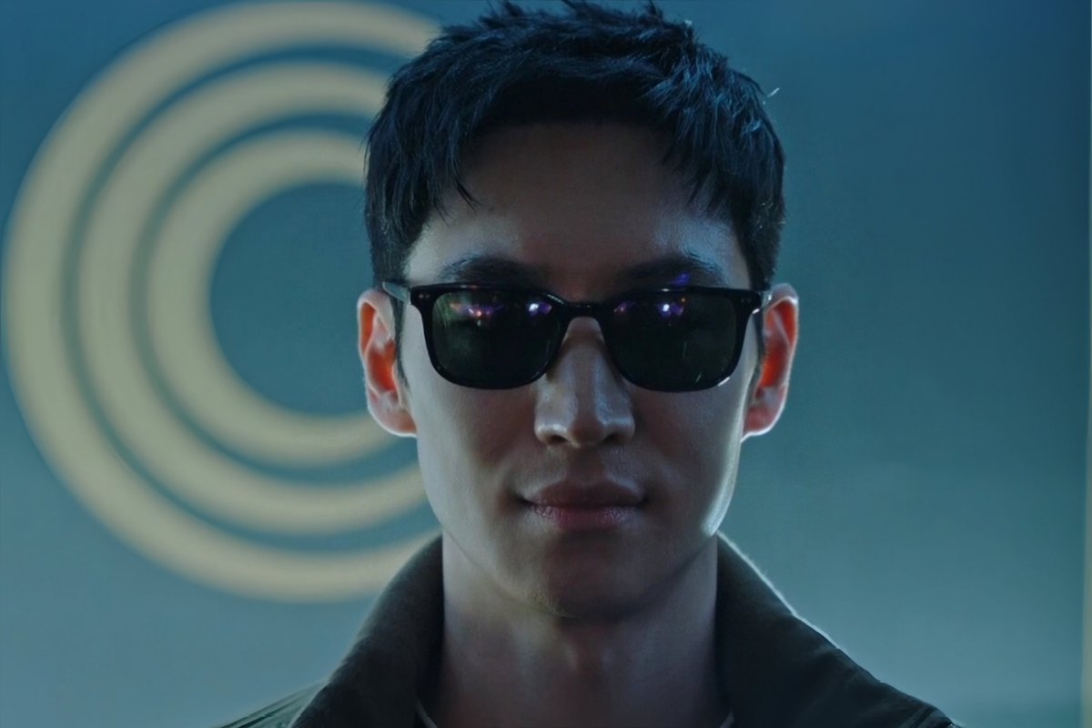 simpforjehoon's tweet photo. ceo of the 😎 emoji https://t.co/WQe8dstapv