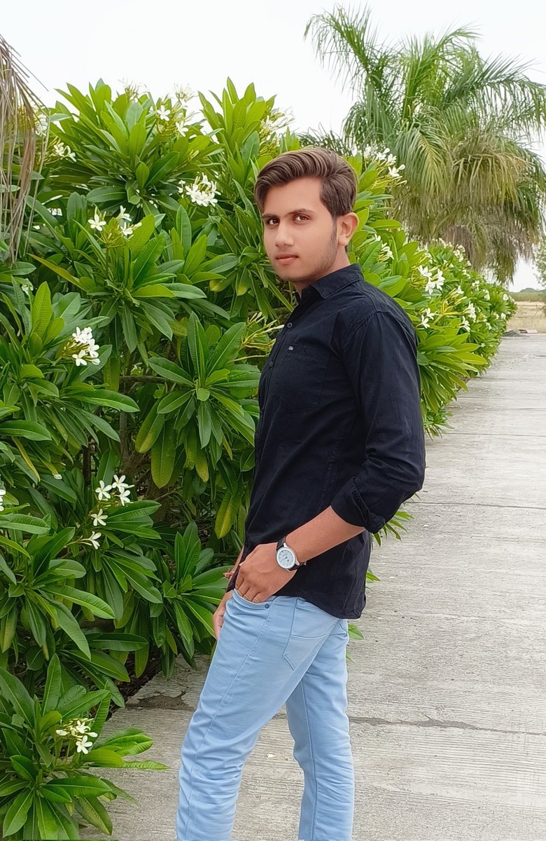 ravipatel295r's tweet photo. @ravipatel295r 
Ravi patel 
#veiw #TweeterWorld #Google https://t.co/btYSyLBc8T