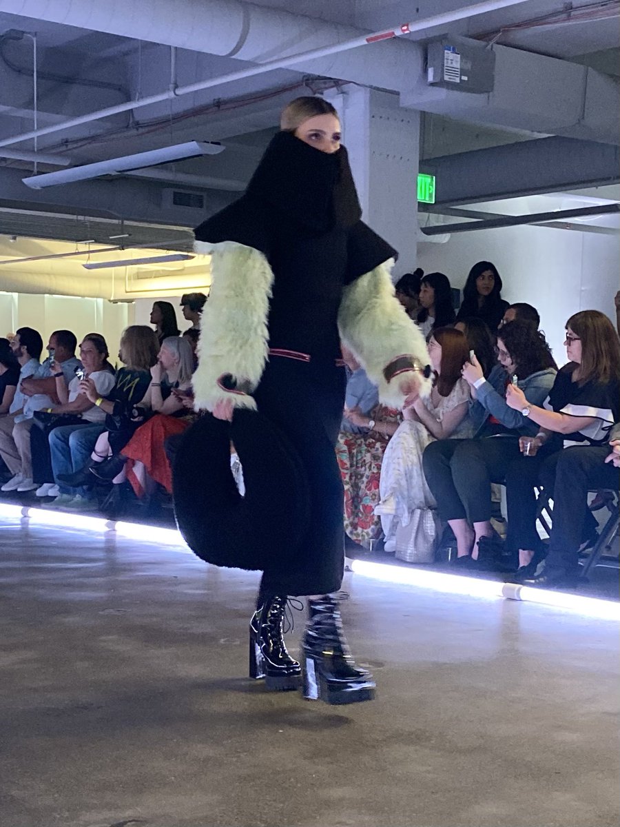 ShannonLazovski's tweet photo. What a lovely @CCS_Detroit Apparel Design Runway Show last night put on by CCS students! I always love seeing what our local, young designers bring to the runway. We have incredible talent here in Michigan!
#ccs #fashionshow #studentdesigners #michigandesigners https://t.co/Aq026jMZGW