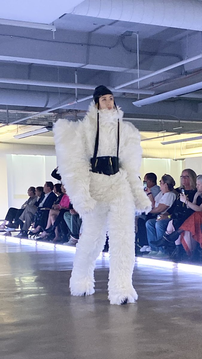 ShannonLazovski's tweet photo. What a lovely @CCS_Detroit Apparel Design Runway Show last night put on by CCS students! I always love seeing what our local, young designers bring to the runway. We have incredible talent here in Michigan!
#ccs #fashionshow #studentdesigners #michigandesigners https://t.co/Aq026jMZGW